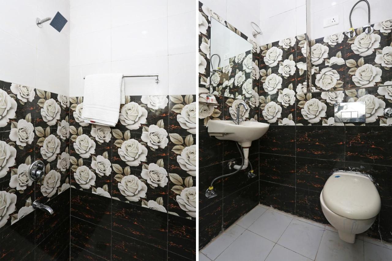 Отель Oyo Rose Residency Near Dwarka Sector 9 Metro Station Нью-Дели Экстерьер фото